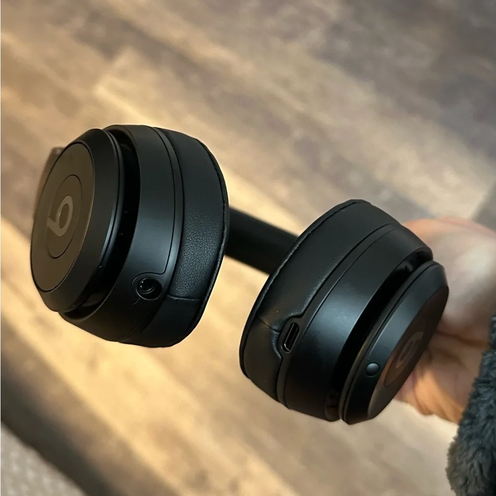 Solo 4 Wireless Headphones - Black